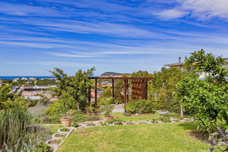 4 Bedroom Property for Sale in Whale Rock Western Cape